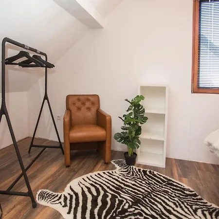 - Brilonerstrasse 16 Siedlinghausen 'royal' Holiday home *